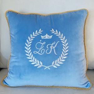 PODUSZKA WELUROWA Z DOWOLNYM MONOGRAMEM LAUREL WREATH WYBIERZ KOLOR I ROZMIAR