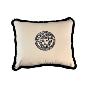 Poduszka welurowa kremowa haftowana Meduza no2 Wybierz rozmiar