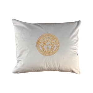 Poduszka welurowa jasno błękitna haftowana Meduza Wybierz rozmiar