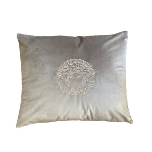 Poduszka welurowa szara z szarym haftem Meduza Wybierz rozmiar