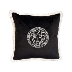 Poduszka welurowa czarna haftowana Meduza no2 Wybierz rozmiar 