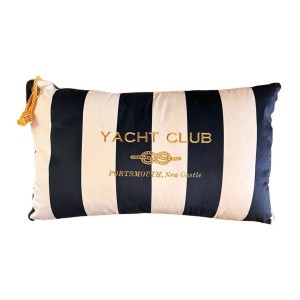 Poduszka welurowa pasy granatowe haftowana Yacht Club prostokąt