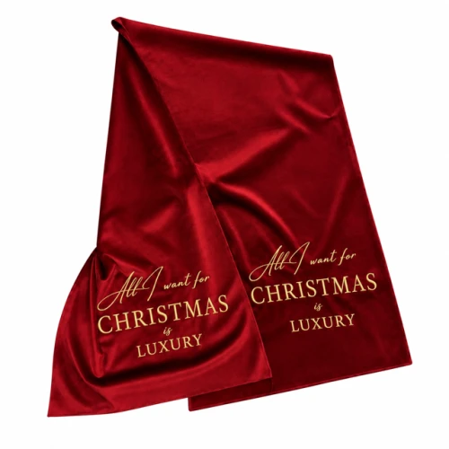 Bieżnik welurowy czerwony  haft złoty  All I Wants for christmas 